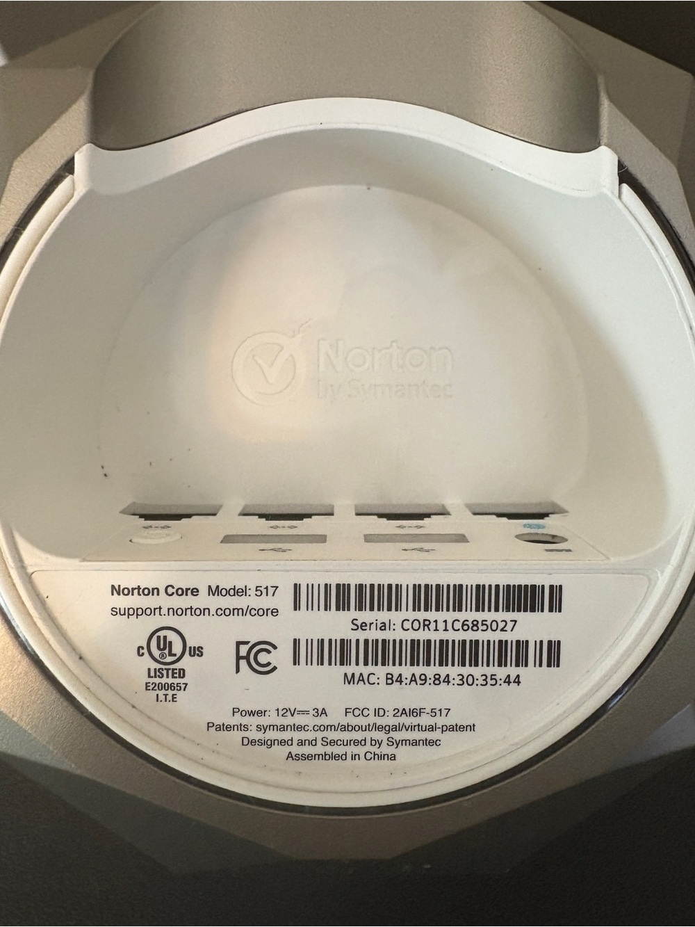 Norton Core Model 517 Titanium Gold High Performance Secure Wi-Fi Router - Picture 7 of 9